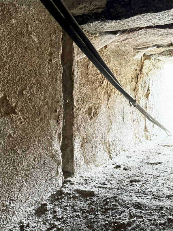 Turm-Bergfried-Angern-Fenster
