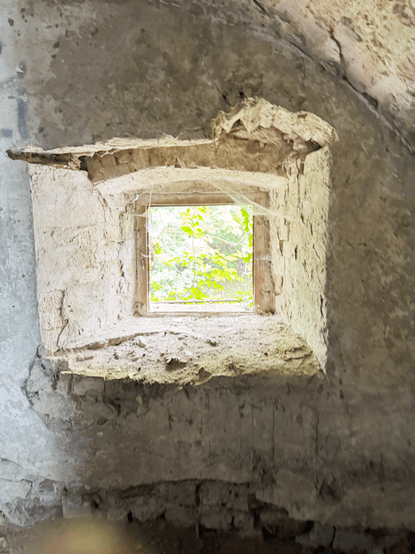 burg-angern-palas-fenster