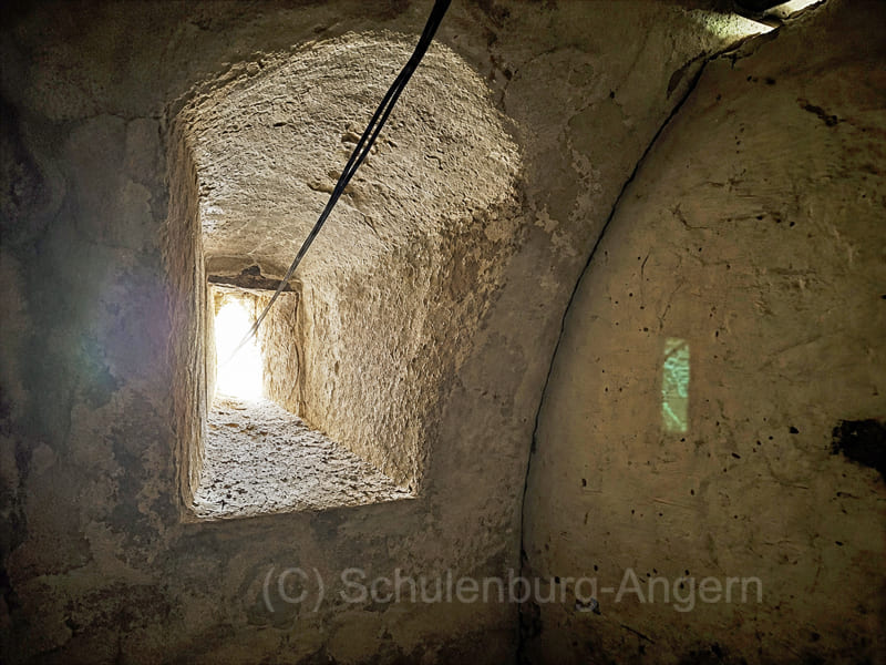 Bergfried-Burg-Angern